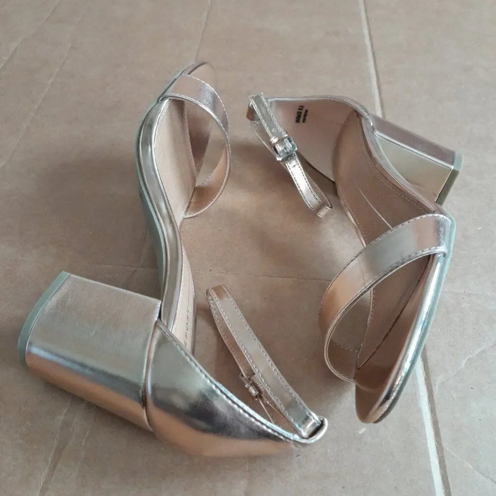 Report Women’s Payson Rose Gold Block Heel Shoes Size 6.5